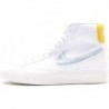 Chaussures de skate décontractées Nike Blazer Mid '77 pour grands enfants Da4086-002 (blanc/teinte royale/éblouissement solaire)