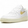 Chaussures de basket-ball Nike Air Force 1 '07 LX pour homme, blanc/vanille pâle-noix de coco